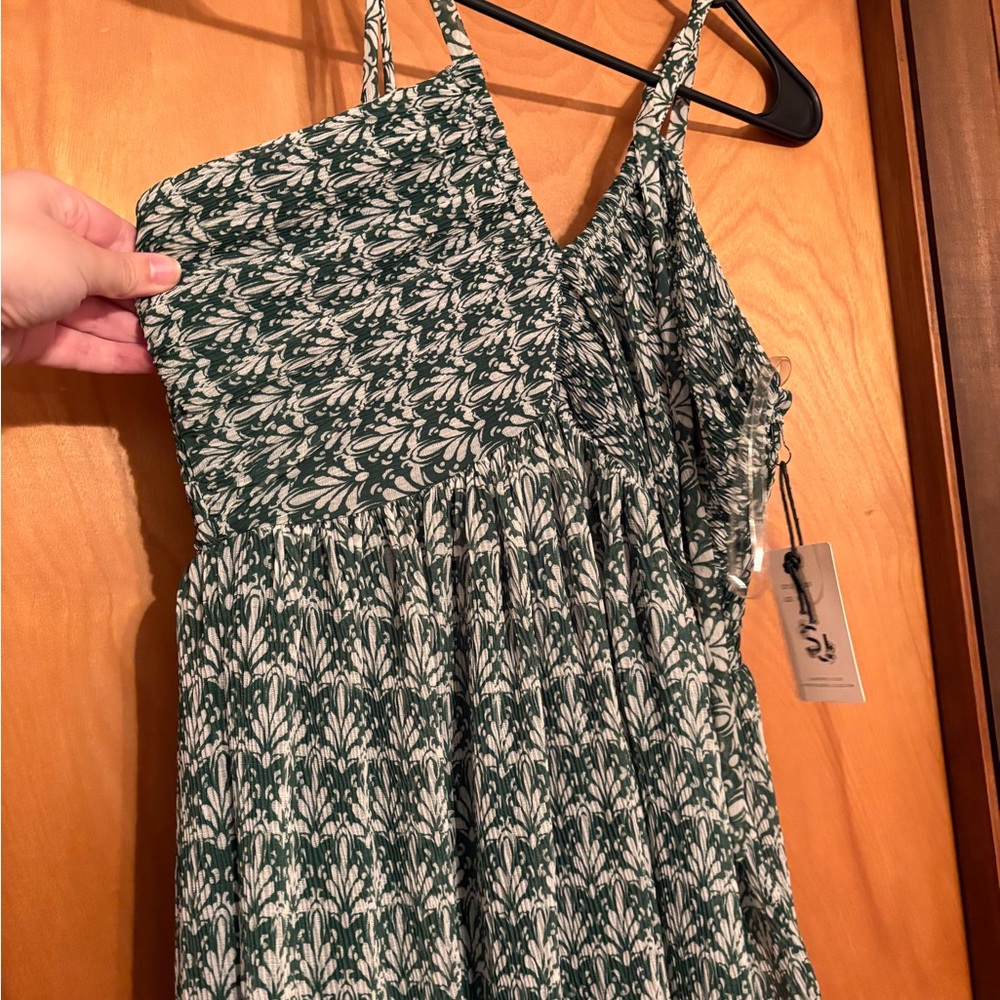 Sincerely Jules Green Pattern Pleated Maxi Dress